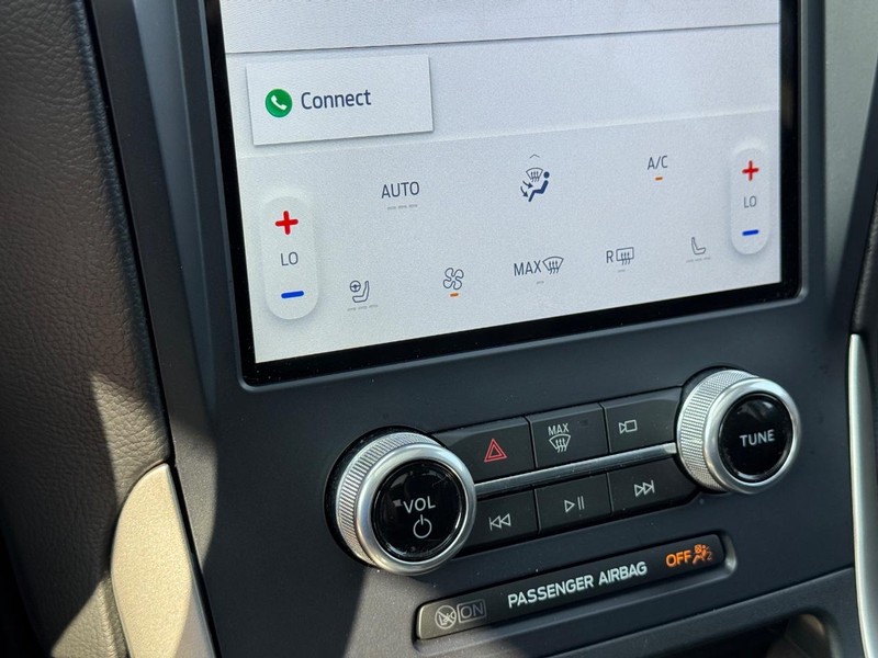 Ford Edge Vehicle Full-screen Gallery Image 23