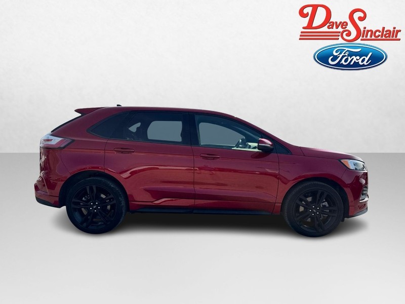 Ford Edge Vehicle Full-screen Gallery Image 05