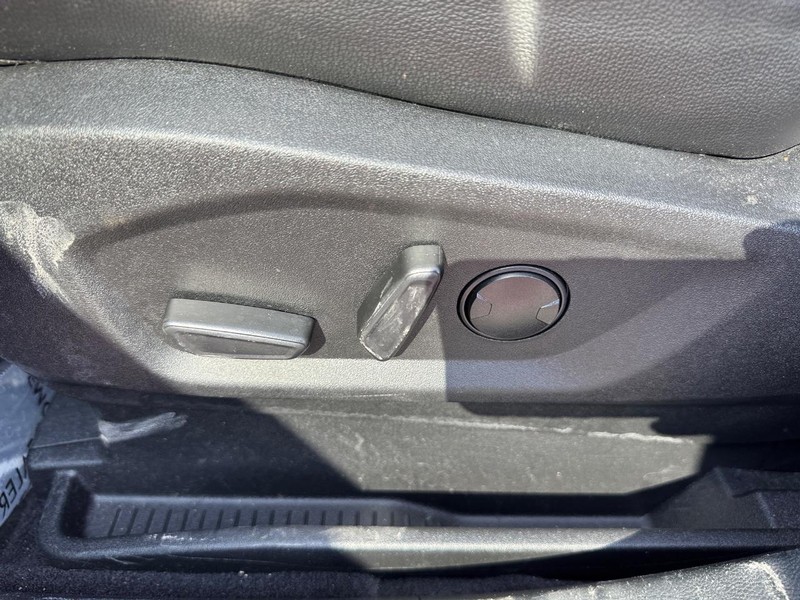 Ford Edge Vehicle Full-screen Gallery Image 18