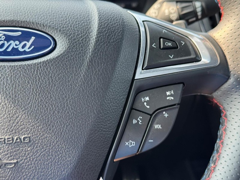 Ford Edge Vehicle Full-screen Gallery Image 23