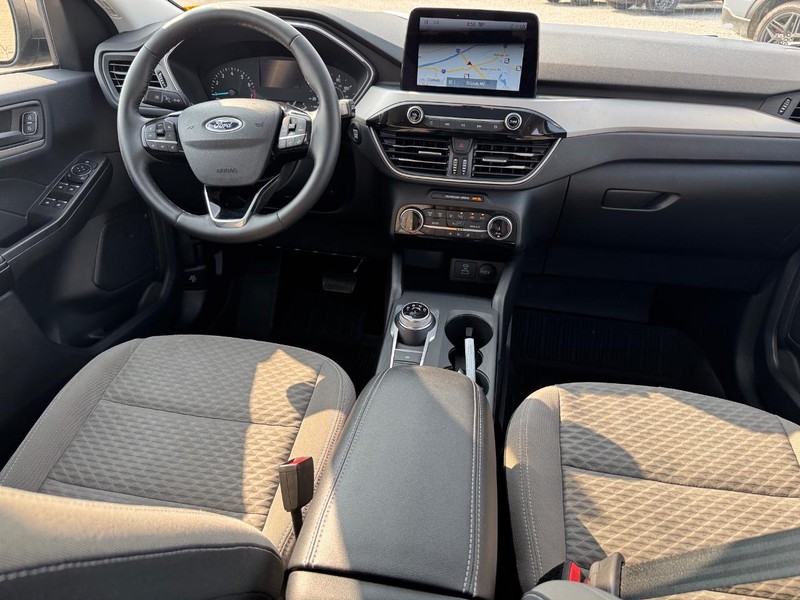 Ford Escape Vehicle Full-screen Gallery Image 16