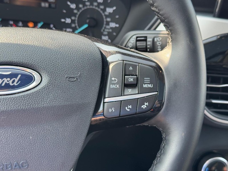 Ford Escape Vehicle Full-screen Gallery Image 22