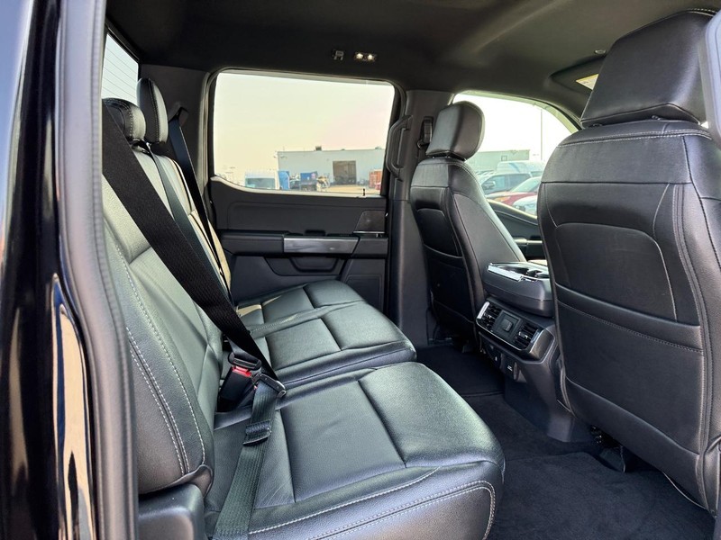 Ford F-150 Vehicle Full-screen Gallery Image 13