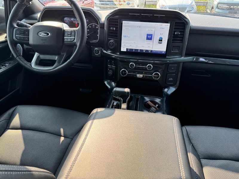 Ford F-150 Vehicle Full-screen Gallery Image 15