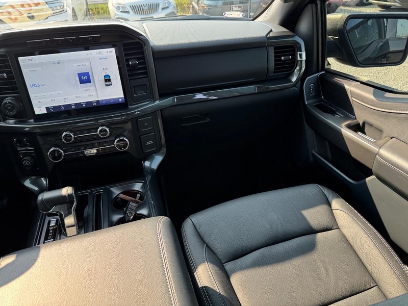 Ford F-150 Vehicle Full-screen Gallery Image 16