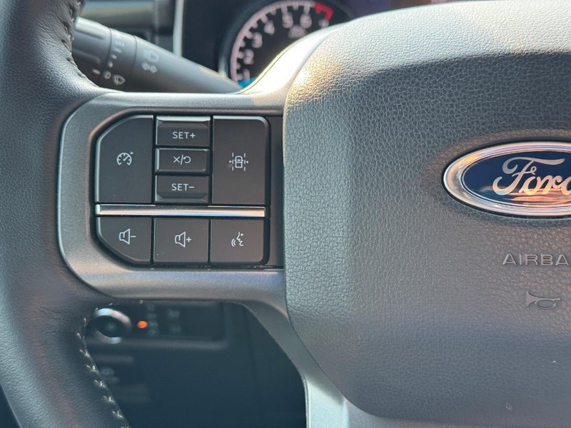 Ford F-150 Vehicle Full-screen Gallery Image 20