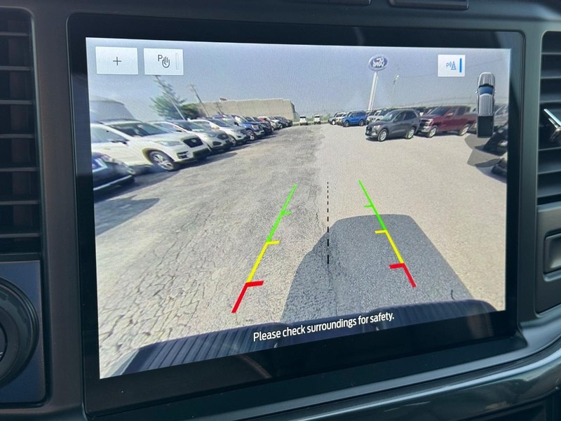 Ford F-150 Vehicle Full-screen Gallery Image 23