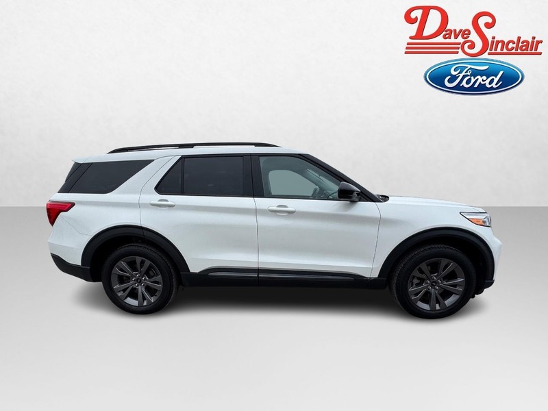 Ford Explorer Vehicle Full-screen Gallery Image 05
