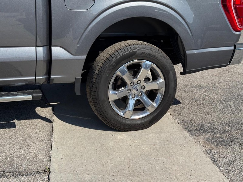 Ford F-150 Vehicle Full-screen Gallery Image 11