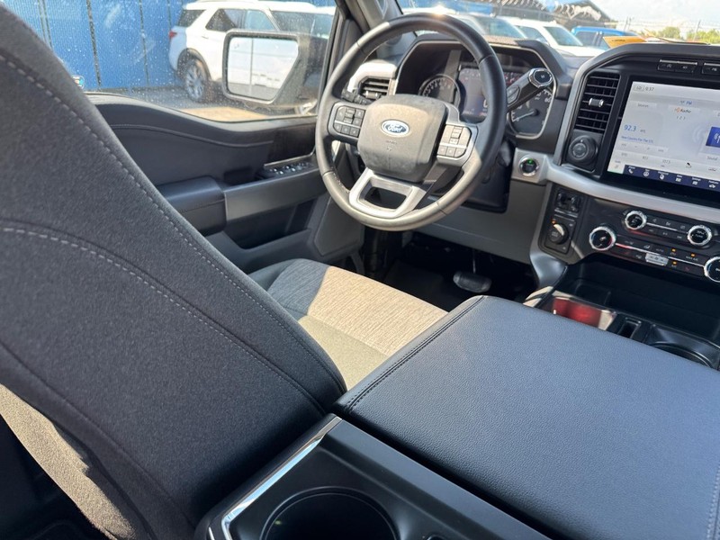 Ford F-150 Vehicle Full-screen Gallery Image 14