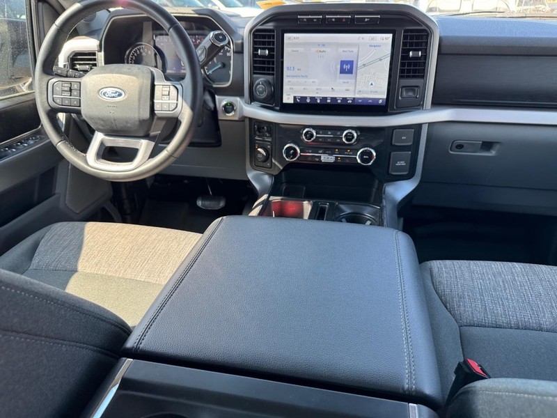 Ford F-150 Vehicle Full-screen Gallery Image 15