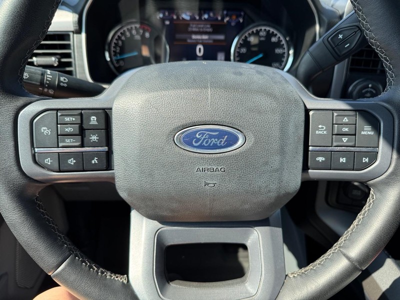 Ford F-150 Vehicle Full-screen Gallery Image 18