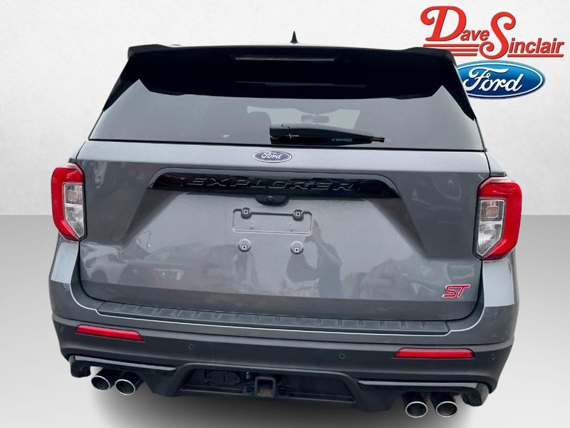 Ford Explorer Vehicle Full-screen Gallery Image 08