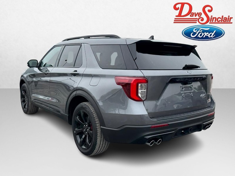 Ford Explorer Vehicle Full-screen Gallery Image 09