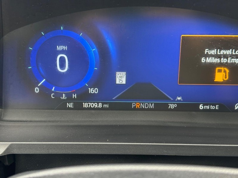 Ford Explorer Vehicle Full-screen Gallery Image 27