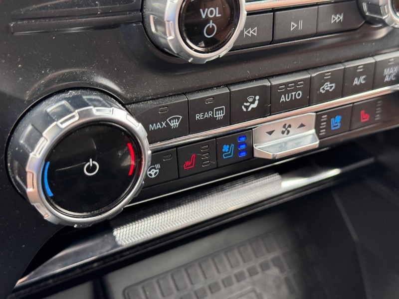Ford F-150 Vehicle Full-screen Gallery Image 24