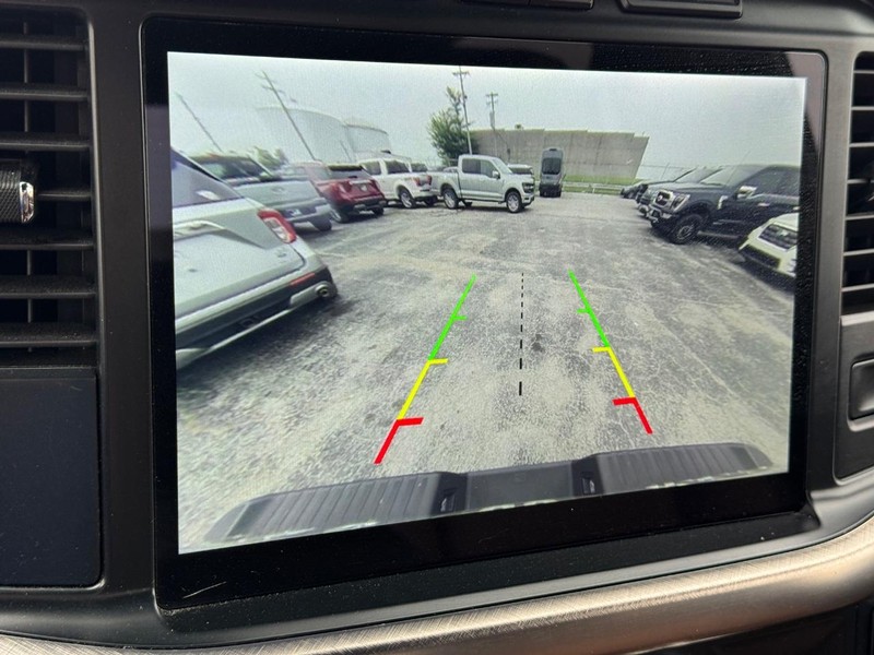 Ford F-150 Vehicle Full-screen Gallery Image 25