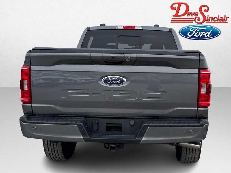 Ford F-150 Vehicle Full-screen Gallery Image 08