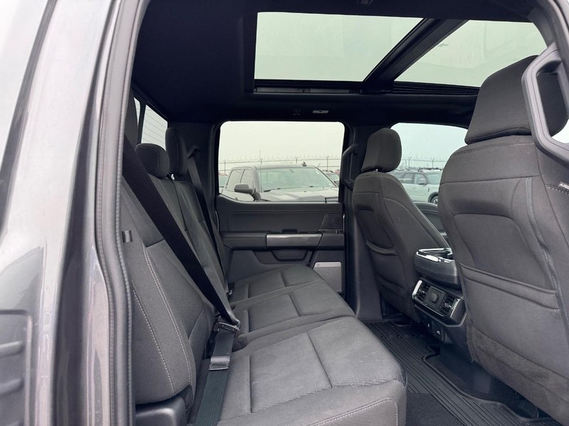 Ford F-150 Vehicle Full-screen Gallery Image 13