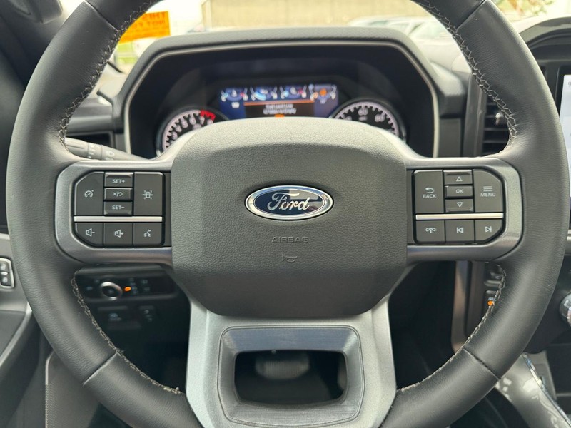 Ford F-150 Vehicle Full-screen Gallery Image 19