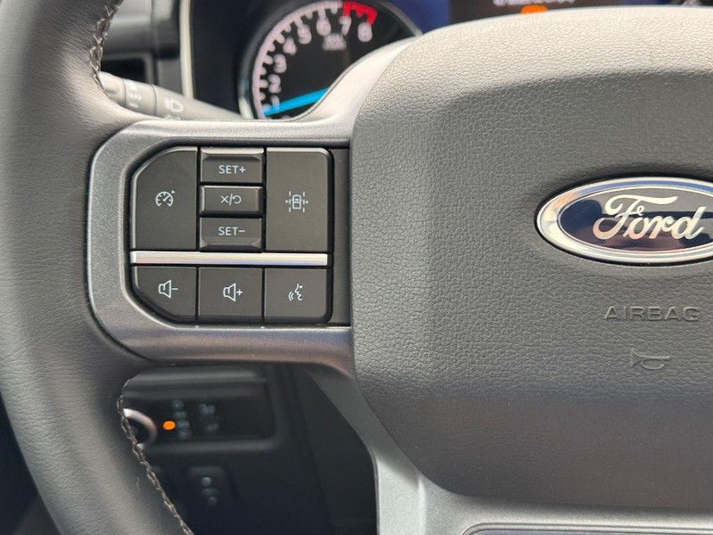 Ford F-150 Vehicle Full-screen Gallery Image 20