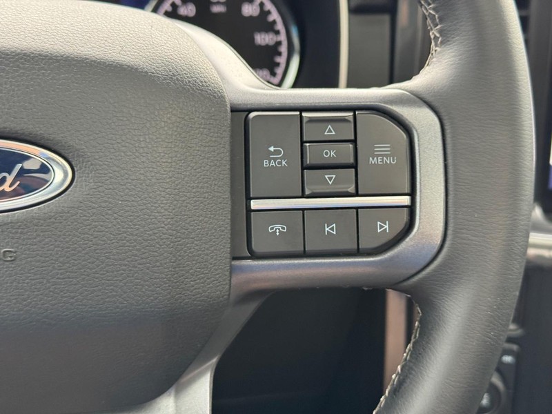 Ford F-150 Vehicle Full-screen Gallery Image 21