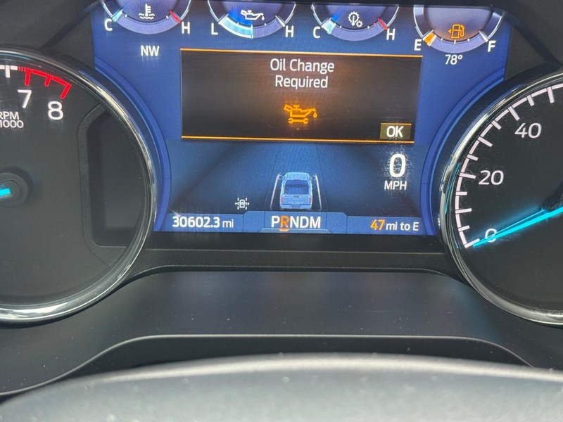 Ford F-150 Vehicle Full-screen Gallery Image 26