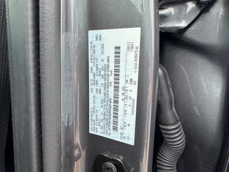Ford F-150 Vehicle Full-screen Gallery Image 27