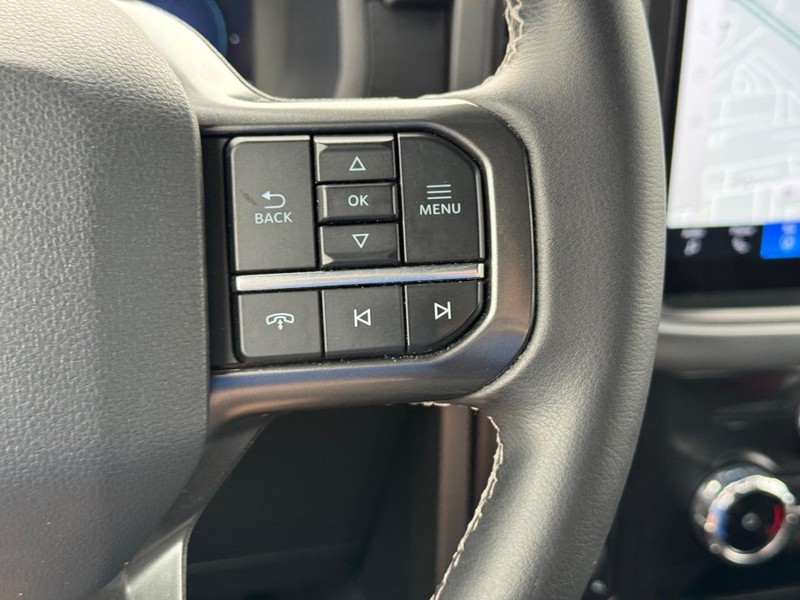Ford F-150 Vehicle Full-screen Gallery Image 21