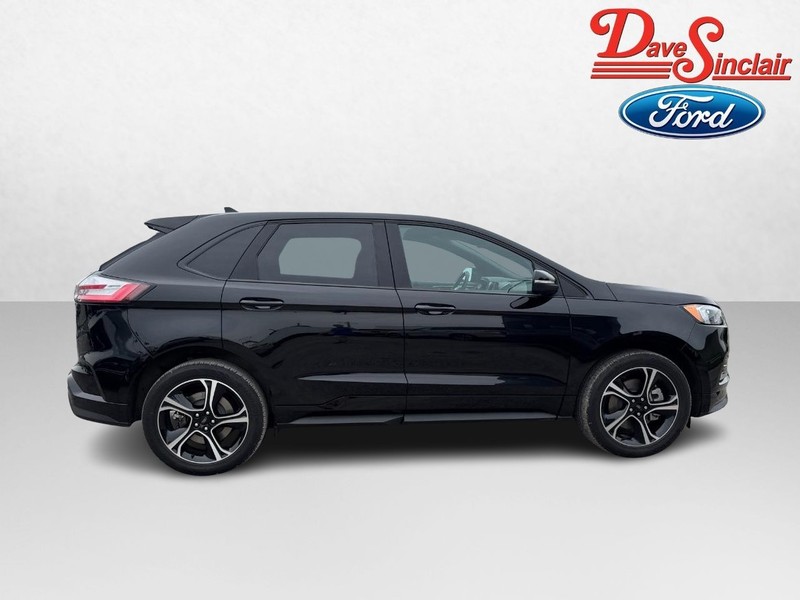 Ford Edge Vehicle Full-screen Gallery Image 05