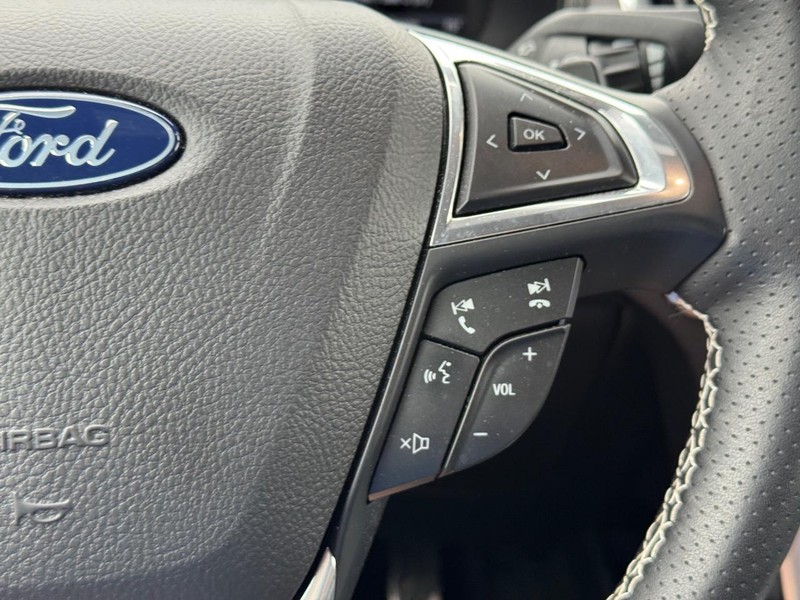 Ford Edge Vehicle Full-screen Gallery Image 22