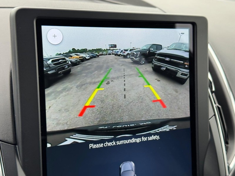 Ford Edge Vehicle Full-screen Gallery Image 24