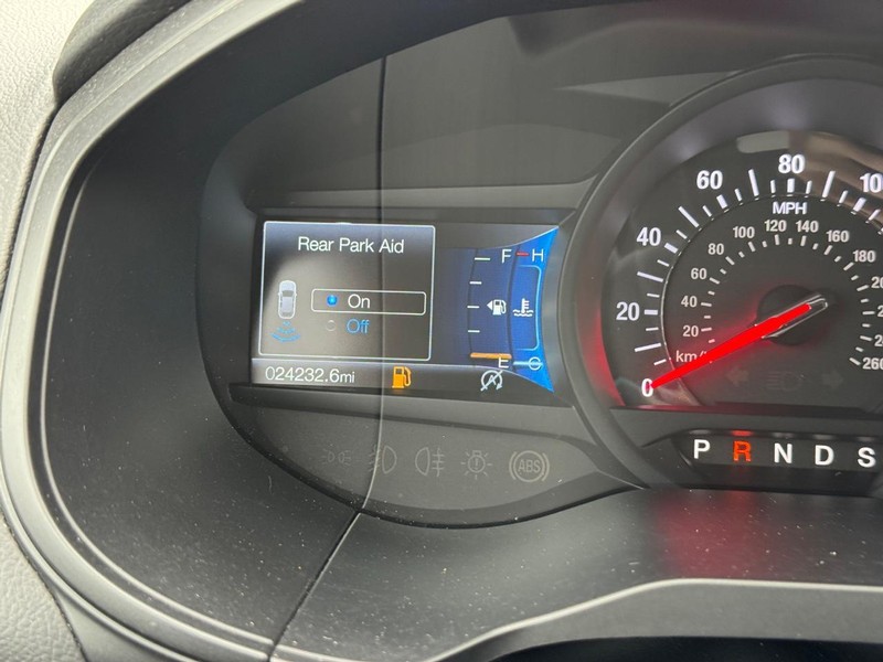 Ford Edge Vehicle Full-screen Gallery Image 25