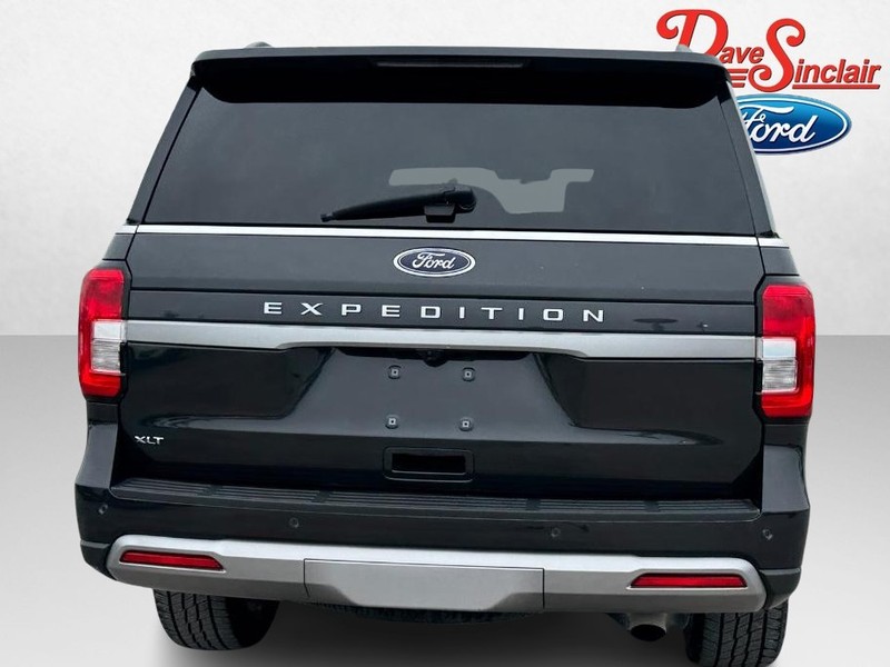 Ford Expedition Vehicle Full-screen Gallery Image 08