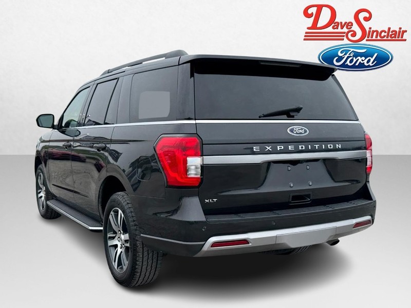 Ford Expedition Vehicle Full-screen Gallery Image 09