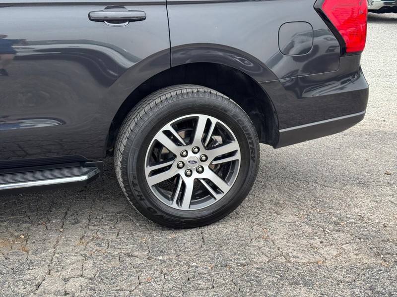 Ford Expedition Vehicle Full-screen Gallery Image 11