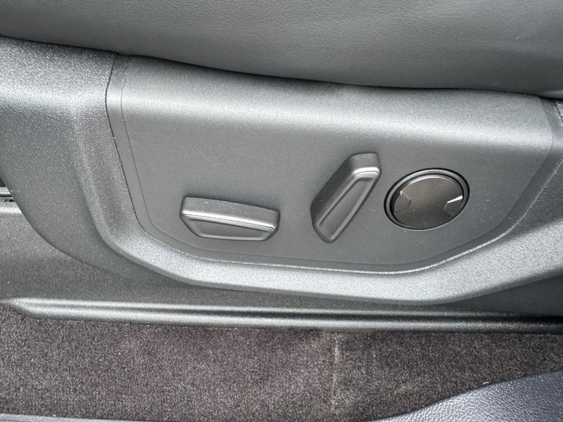 Ford Expedition Vehicle Full-screen Gallery Image 19