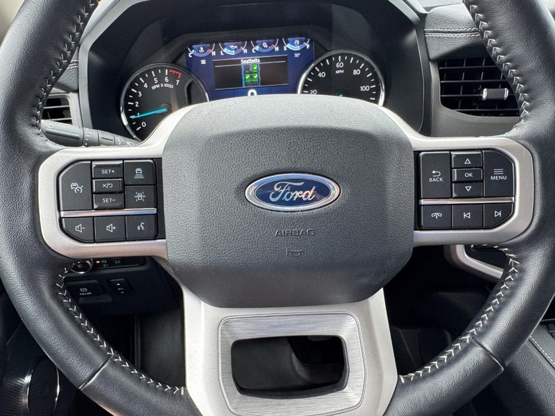 Ford Expedition Vehicle Full-screen Gallery Image 22