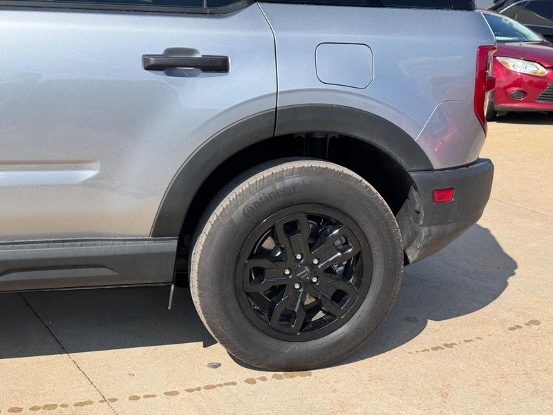 Ford Bronco Sport Vehicle Full-screen Gallery Image 11