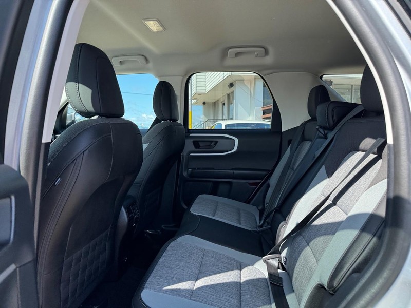 Ford Bronco Sport Vehicle Full-screen Gallery Image 12