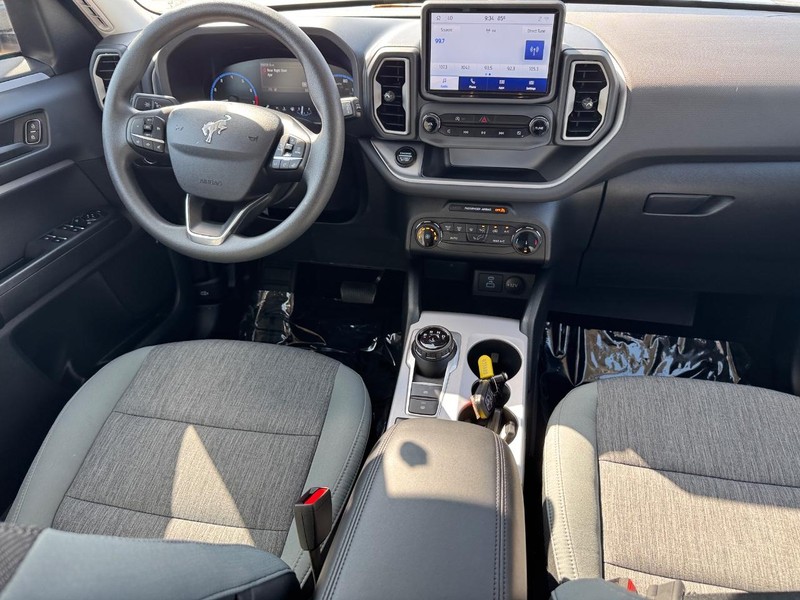 Ford Bronco Sport Vehicle Full-screen Gallery Image 15