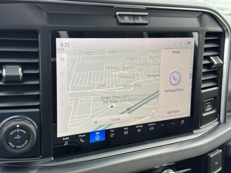 Ford Super Duty F-350 SRW Vehicle Full-screen Gallery Image 25
