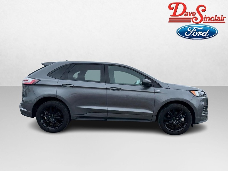 Ford Edge Vehicle Full-screen Gallery Image 05