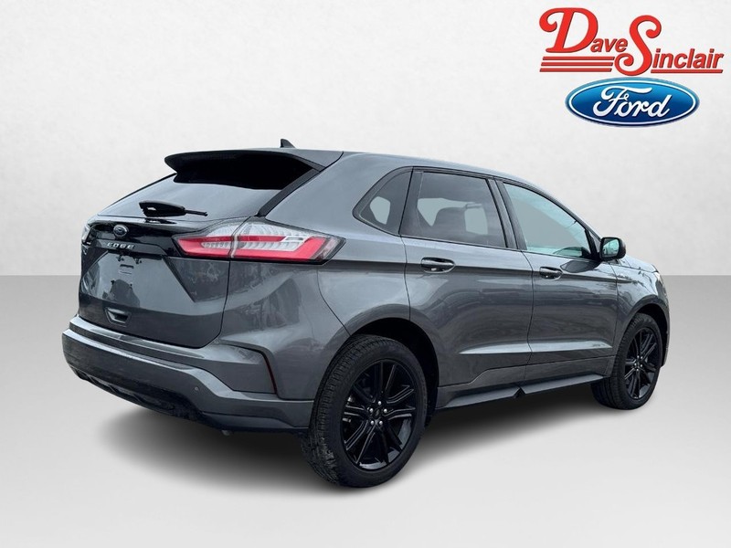 Ford Edge Vehicle Full-screen Gallery Image 07