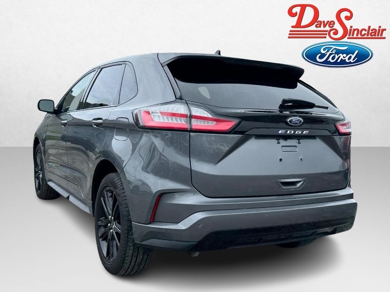 Ford Edge Vehicle Full-screen Gallery Image 09