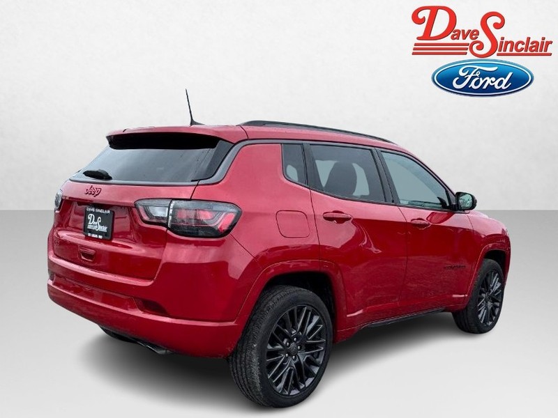Jeep Compass Vehicle Full-screen Gallery Image 07
