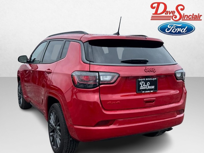 Jeep Compass Vehicle Full-screen Gallery Image 09