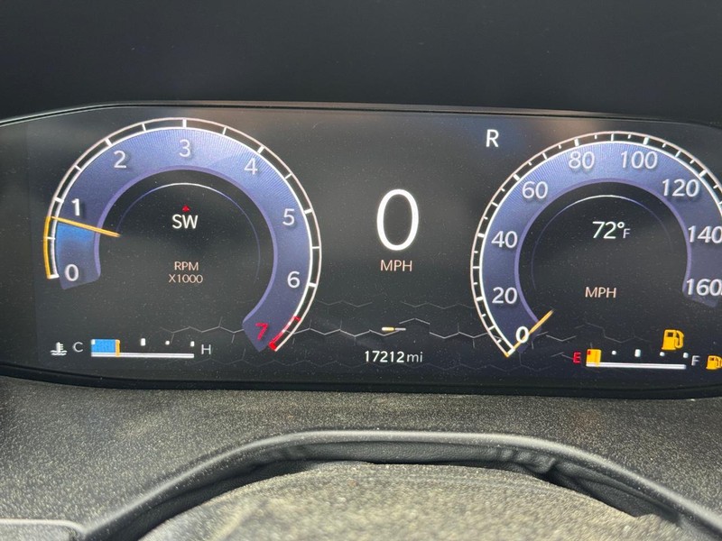 Jeep Compass Vehicle Full-screen Gallery Image 25