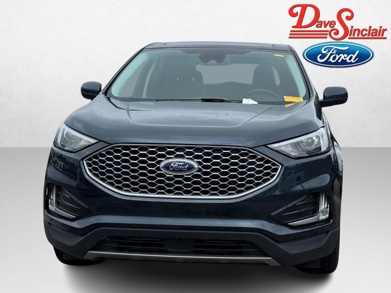 Ford Edge Vehicle Full-screen Gallery Image 02