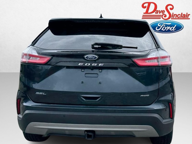 Ford Edge Vehicle Full-screen Gallery Image 08